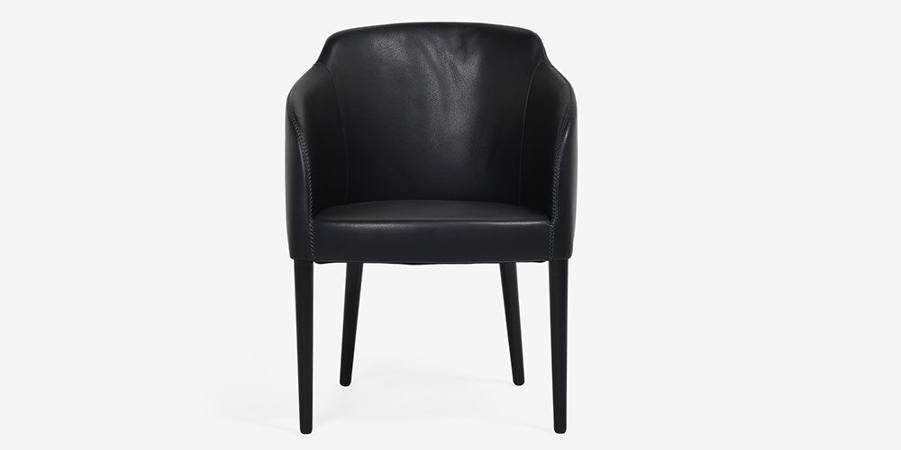 ダイニングチェア「エモジオーネ2」革#Cブラック色　正面