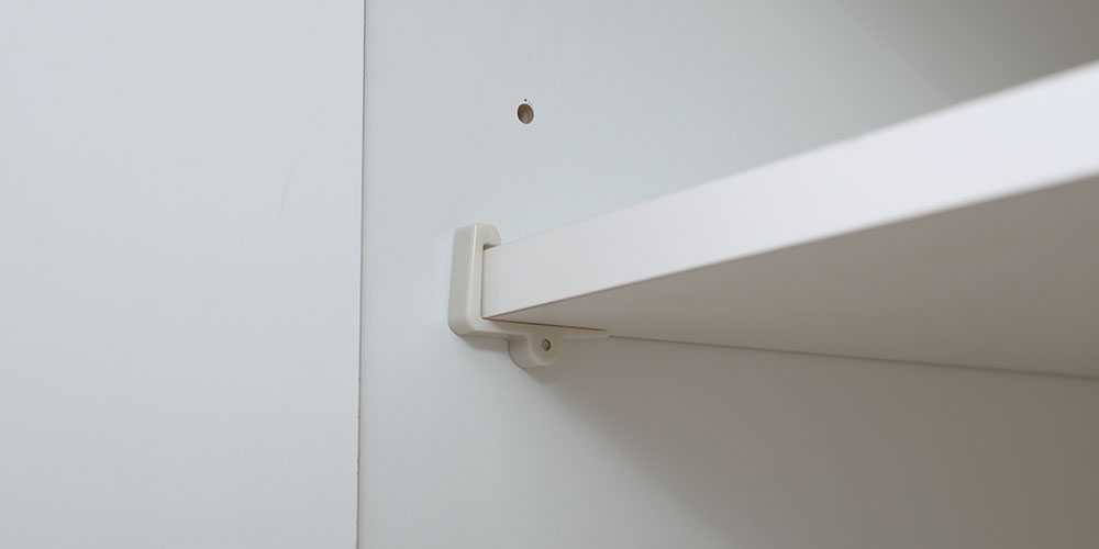 棚板の耐震ダボ