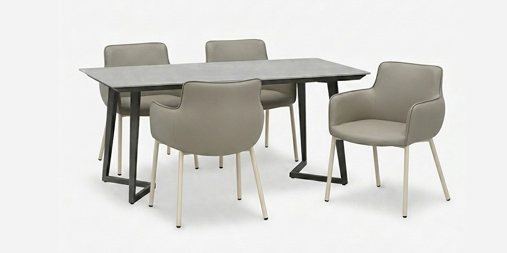 ダイニングテーブル（165DT）幅1650mmとダイニングチェア「デリス」合成皮革ライトグレー色/脚アイボリー色と組み合わせたイメージ画像