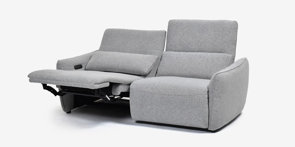 【斜め正面画像】電動リクライニングソファ 3人掛け 幅192cm「ルッカ（1モーター+3モーター）」布#CP430-3 グレー色