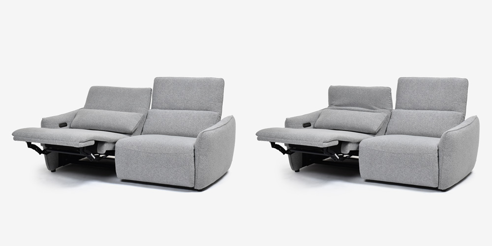 【ヘッドレスト操作画像】快適な座り心地でゆったりくつろげる