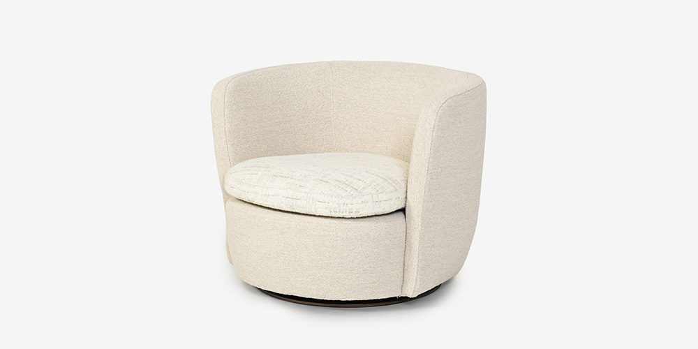 erba（エルバイタリア）アームチェア「ルナ」幅84cm 本体 布ホワイト色 座面 布ベージュ色 斜め正面画像