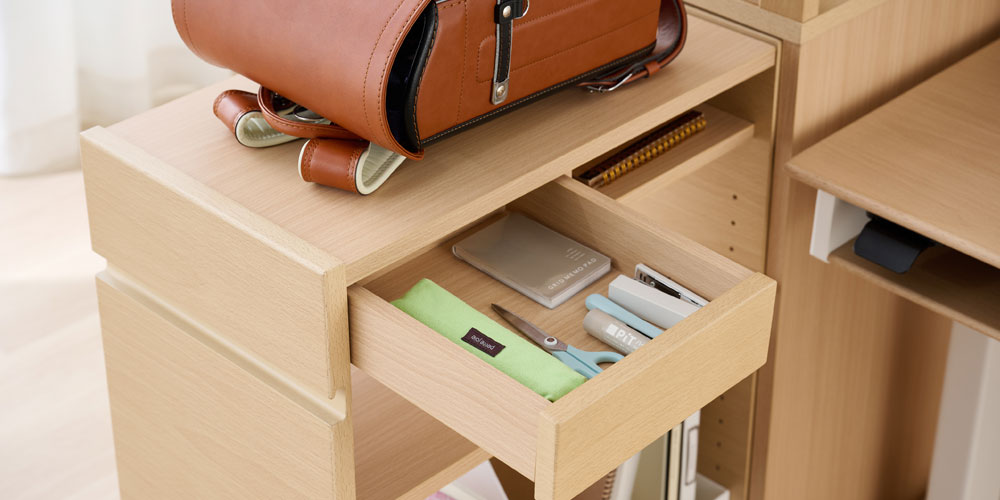 スライドシェルフ「Fit-in DESK」引き出したワゴン下の引出し
