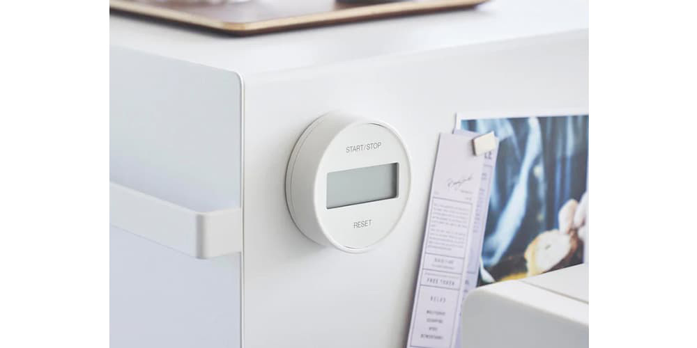 スチール製はマグネットがつけられて便利。