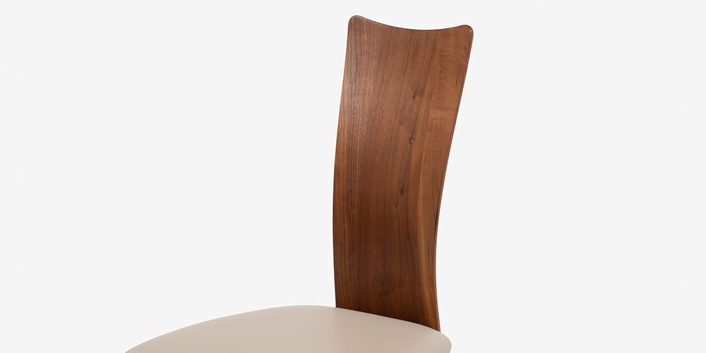 ダイニングチェア「フォルム」曲線が美しい背もたれ