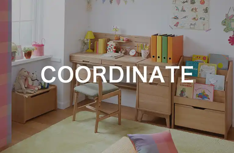 子供部屋のレイアウトと学習デスクのコーディネート実例