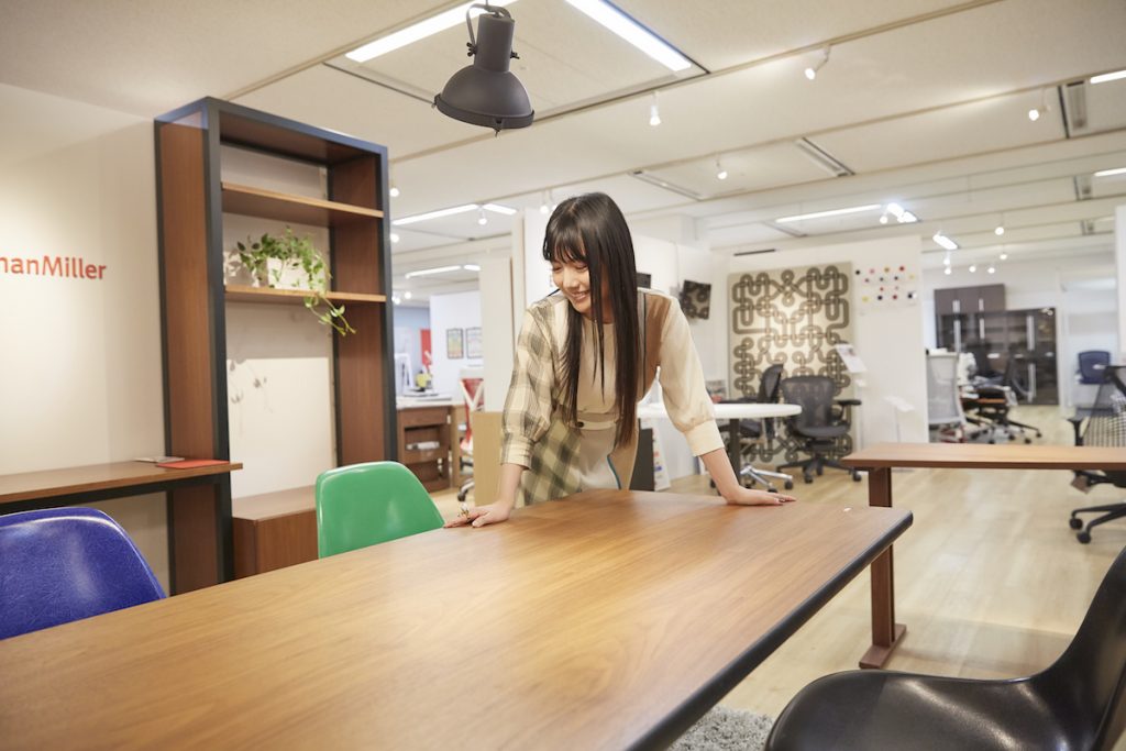 島谷ひとみさんの『LIFEinTERIOR』は”再生と浄化が叶う”家具選び vol.2