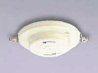 ツバ付埋込ローゼット